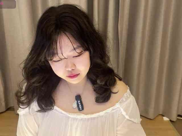 Kittenfishing webcam