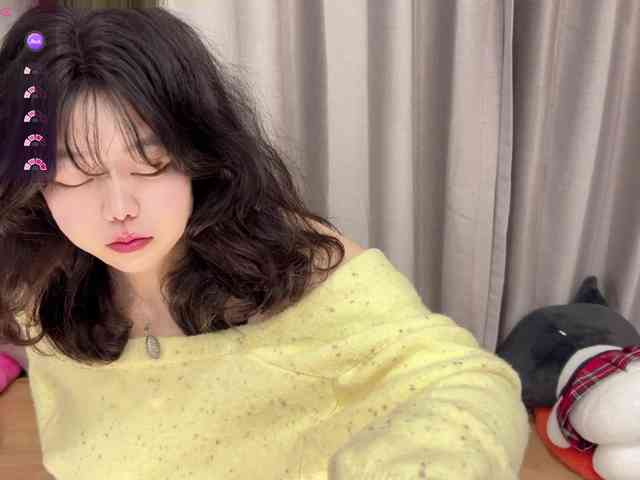 Kittenfishing webcam