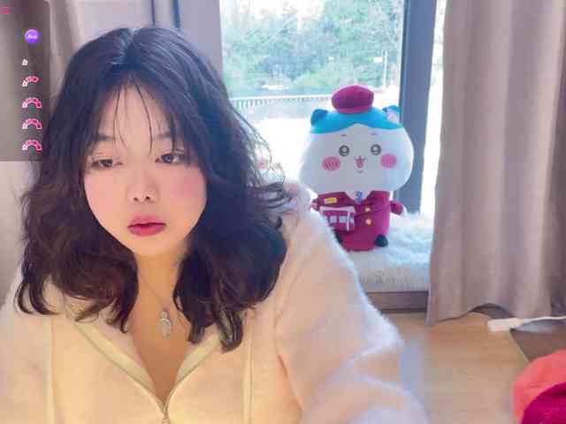 Kittenfishing webcam