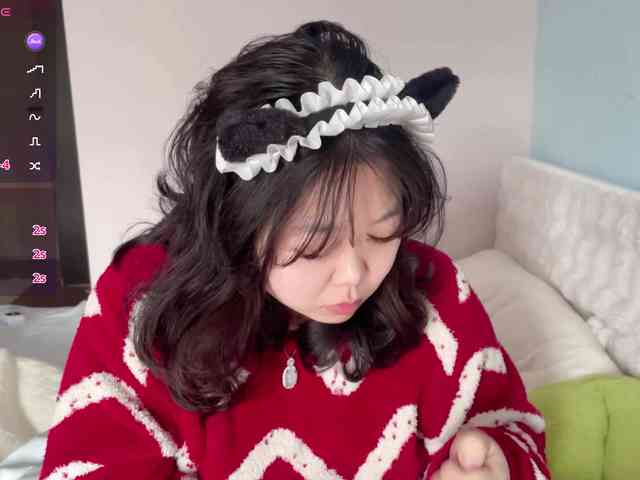 Kittenfishing webcam