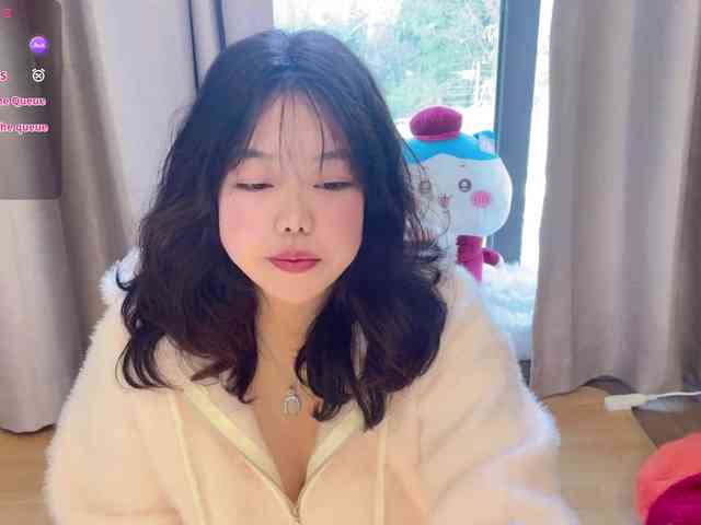 Kittenfishing Live Webcam on BongaCams