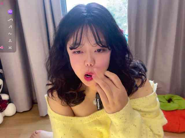 Kittenfishing webcam