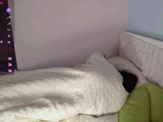 Kittenfishing webcam