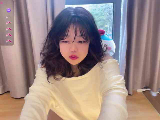 Kittenfishing webcam