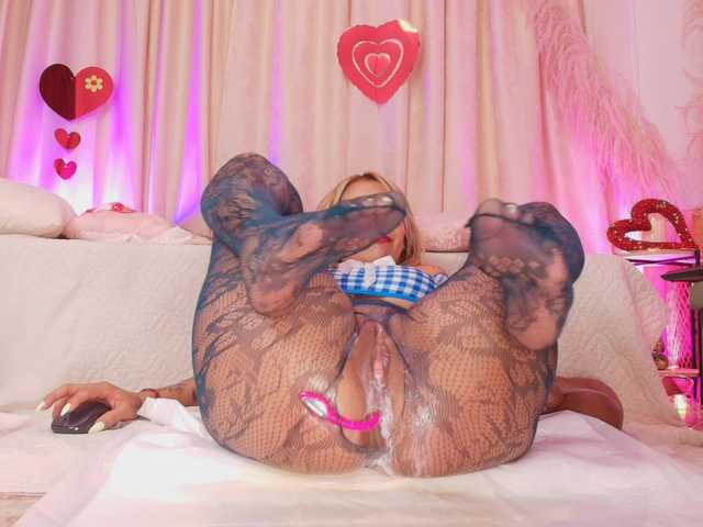 amelia-lov3's BongaCams show and profile