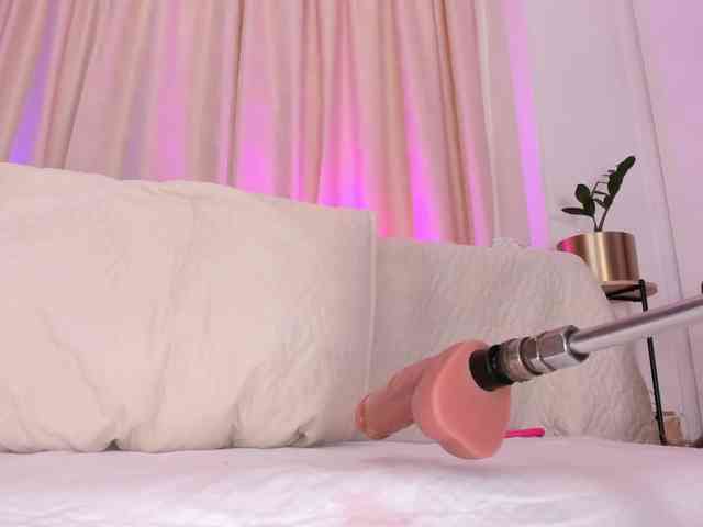 amelia-lov3 Live Webcam on BongaCams