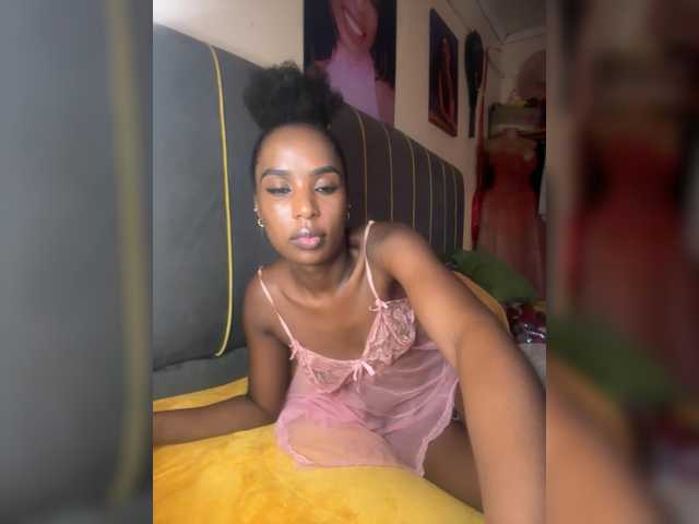 MissBlue's BongaCams show and profile