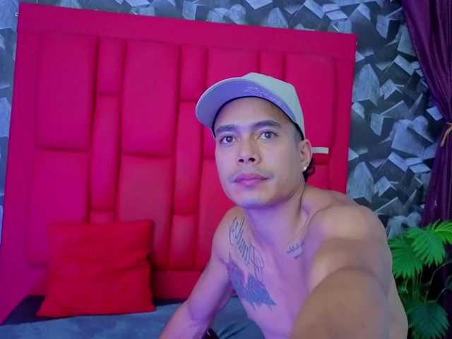 pleasureroomx – webcam model profile photo