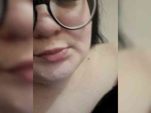 sweetbaby-1 Live Webcam on BongaCams