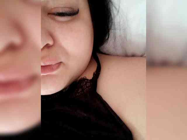 sweetbaby-1 Live Webcam on BongaCams