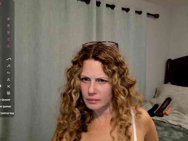 KatieCoxxWell webcam