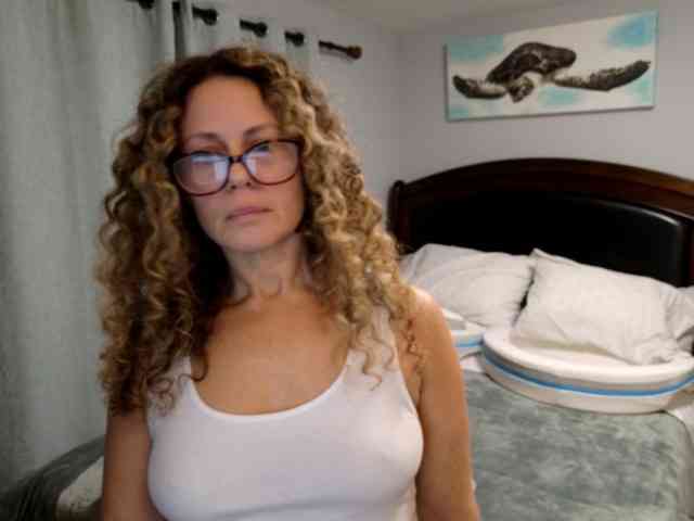 KatieCoxxWell webcam