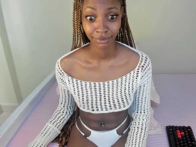 Misseloraa live cam profile