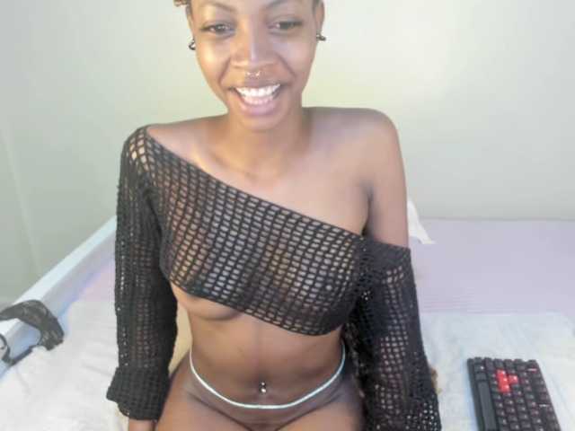 Misseloraa live cam profile