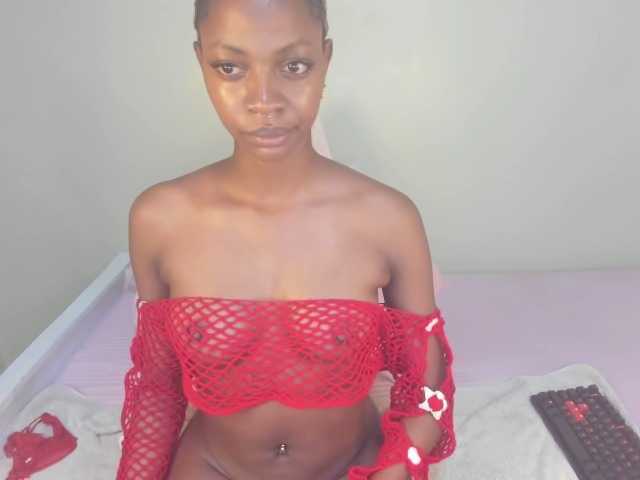 Misseloraa's BongaCams show and profile