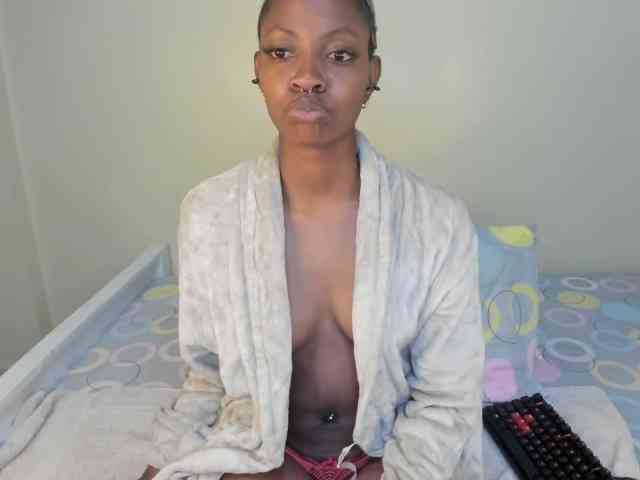 Misseloraa Live Webcam on BongaCams