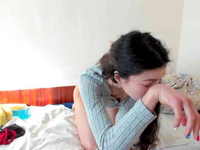 Honeykrisspussy webcam