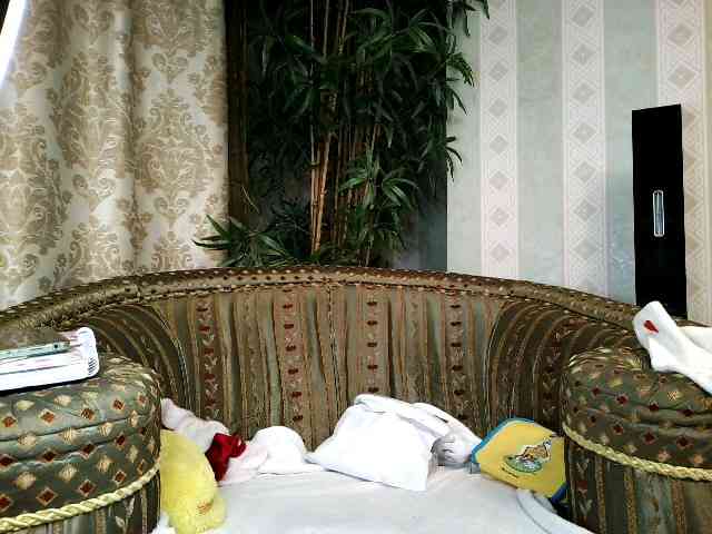 Honeykrisspussy webcam