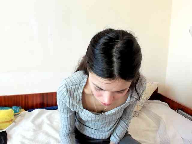 Honeykrisspussy webcam