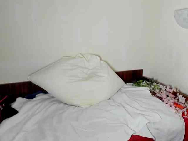 Honeykrisspussy webcam