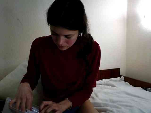 Honeykrisspussy webcam