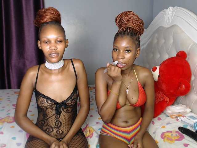 Webcamslut-1 live room