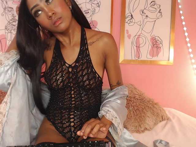 Lunarose-3's BongaCams show and profile