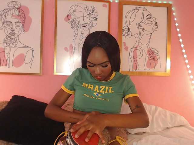 Lunarose-3's BongaCams show and profile