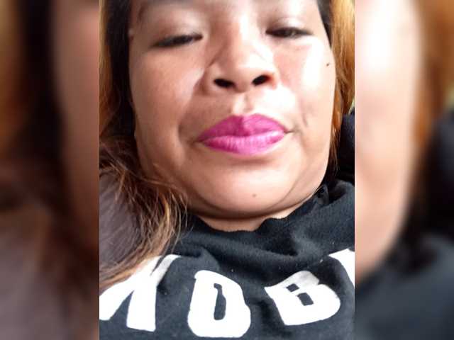 Kyrene's BongaCams show and profile