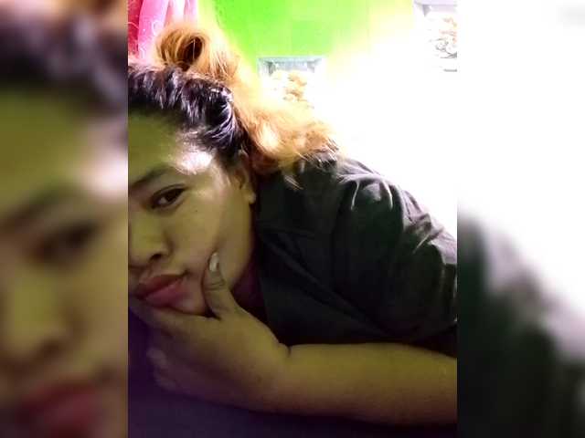 Kyrene's BongaCams show and profile