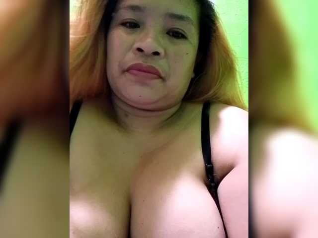 Kyrene's BongaCams show and profile