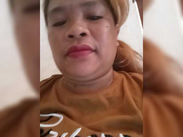 Kyrene's BongaCams show and profile