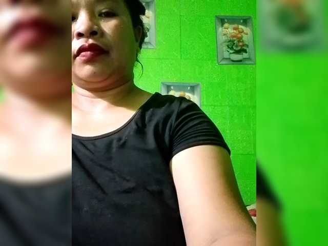 Kyrene's BongaCams show and profile