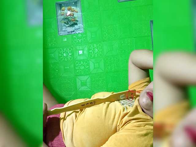 Kyrene's BongaCams show and profile