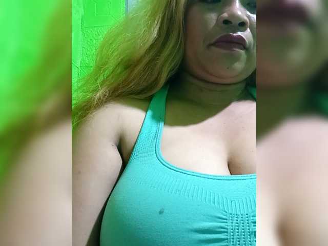 Kyrene's BongaCams show and profile