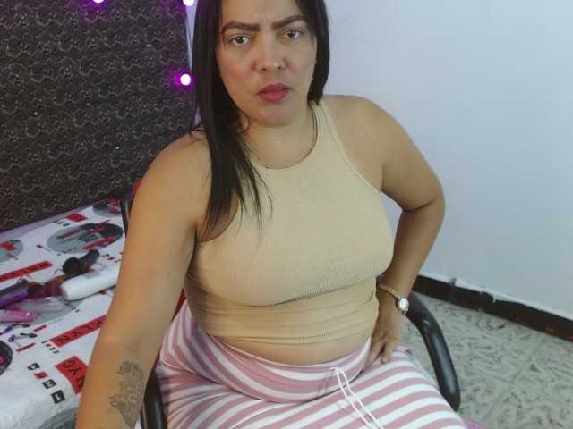 Melodyxcute's BongaCams show and profile