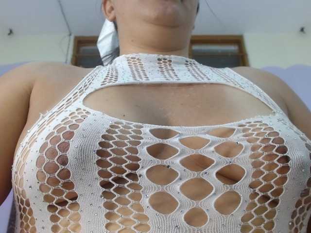 Melodyxcute's BongaCams show and profile