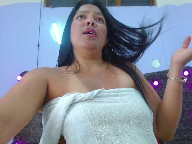 Melodyxcute's BongaCams show and profile