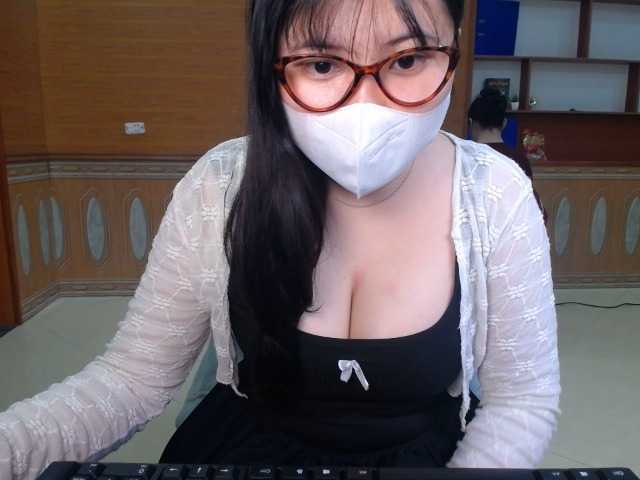 Sexy-office – webcam model profile photo