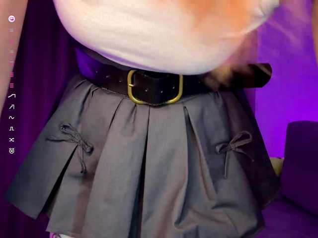 BlondyBun's BongaCams show and profile