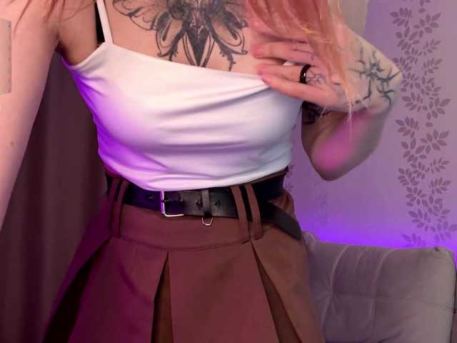 BlondyBun's BongaCams show and profile