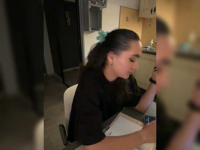 EvaBali's BongaCams show and profile