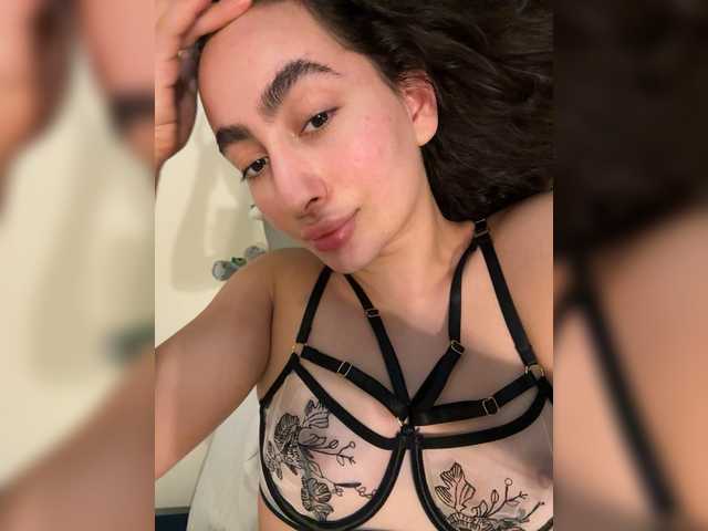 EvaBali's BongaCams show and profile