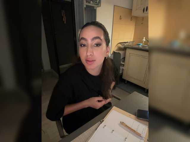 EvaBali's BongaCams show and profile