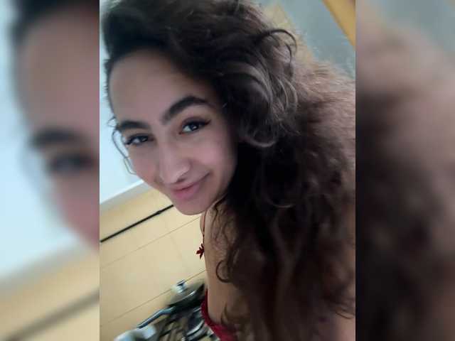 EvaBali's BongaCams show and profile