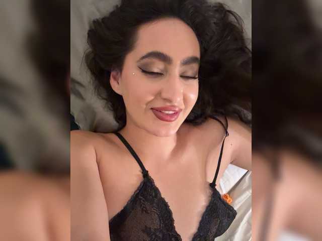 EvaBali's BongaCams show and profile