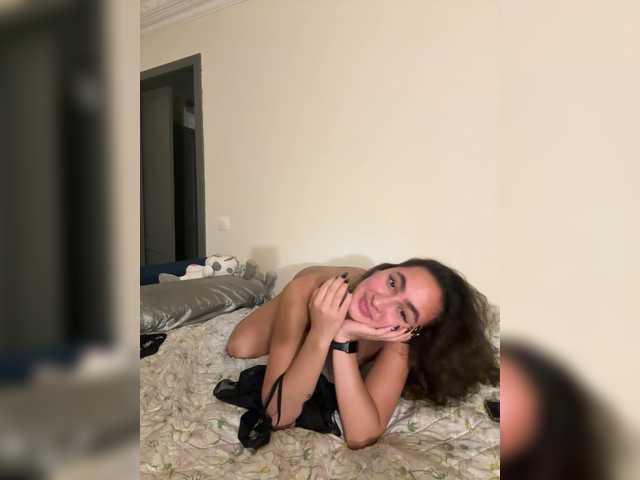 EvaBali's BongaCams show and profile