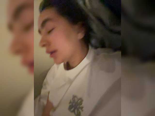 EvaBali's BongaCams show and profile