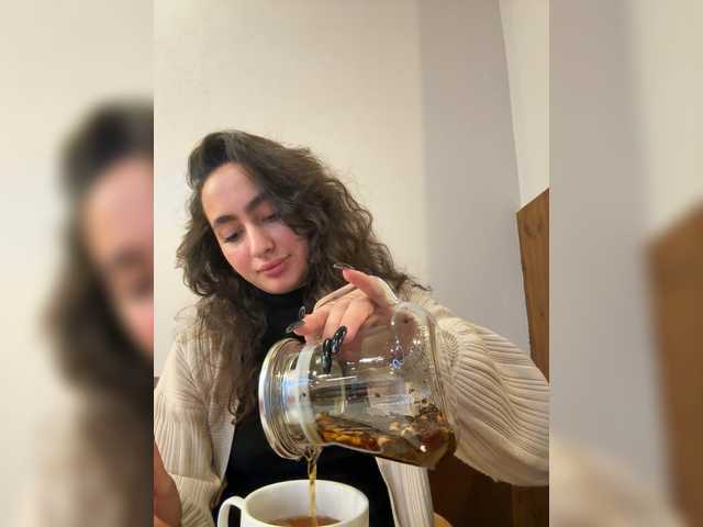 EvaBali's BongaCams show and profile