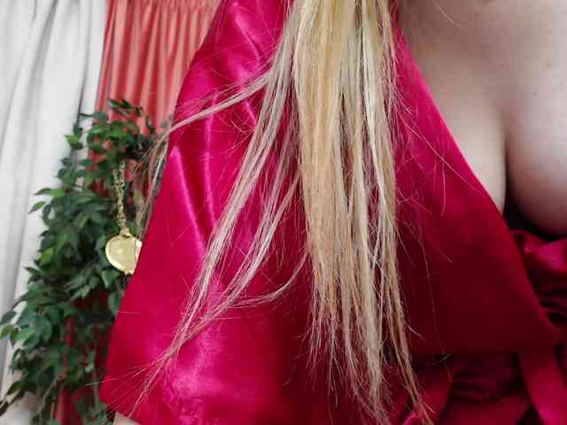 DaliaHaven Live Webcam on BongaCams